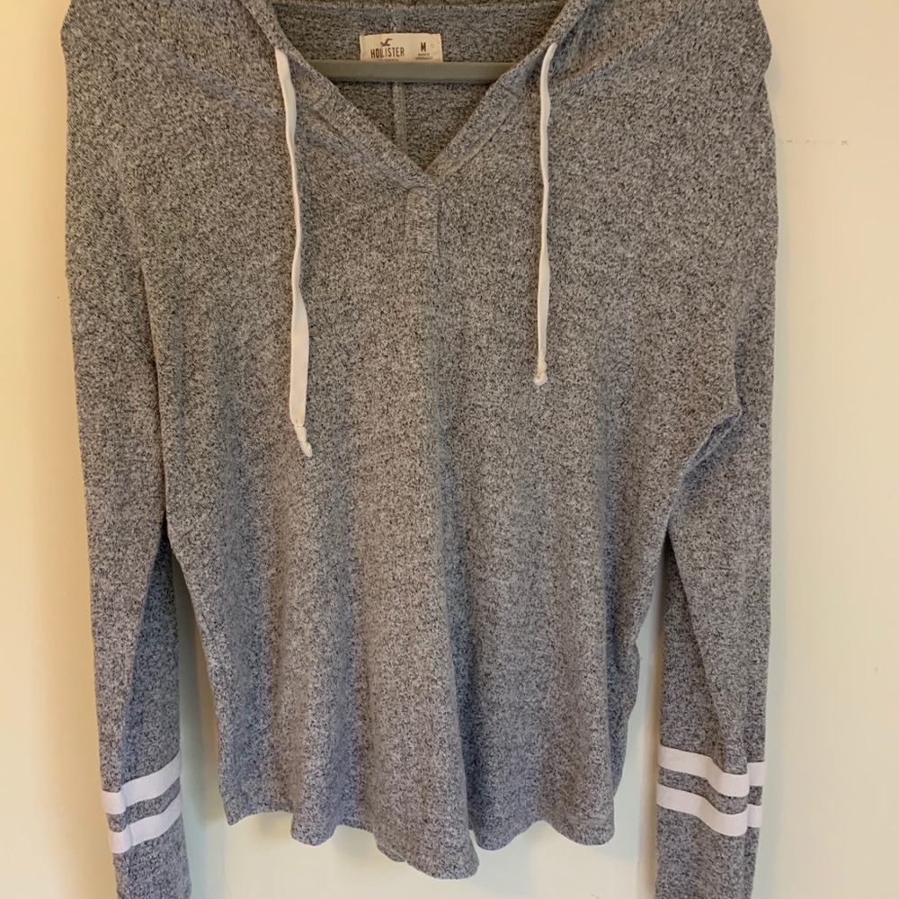 Women’s Hollister hoodie